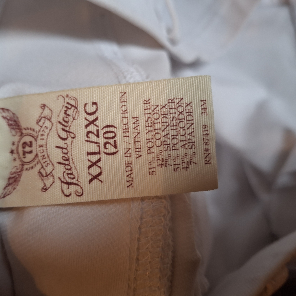 Faded Glory Women's Cropped White Pants - Picture 3 of 3